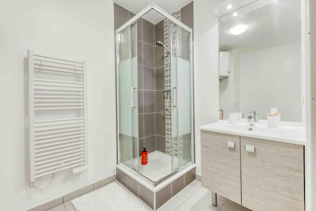 Appartement Moderne, Metro 7, Parking Et Jardin Villejuif Exteriér fotografie
